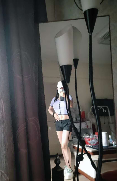 妹子不错